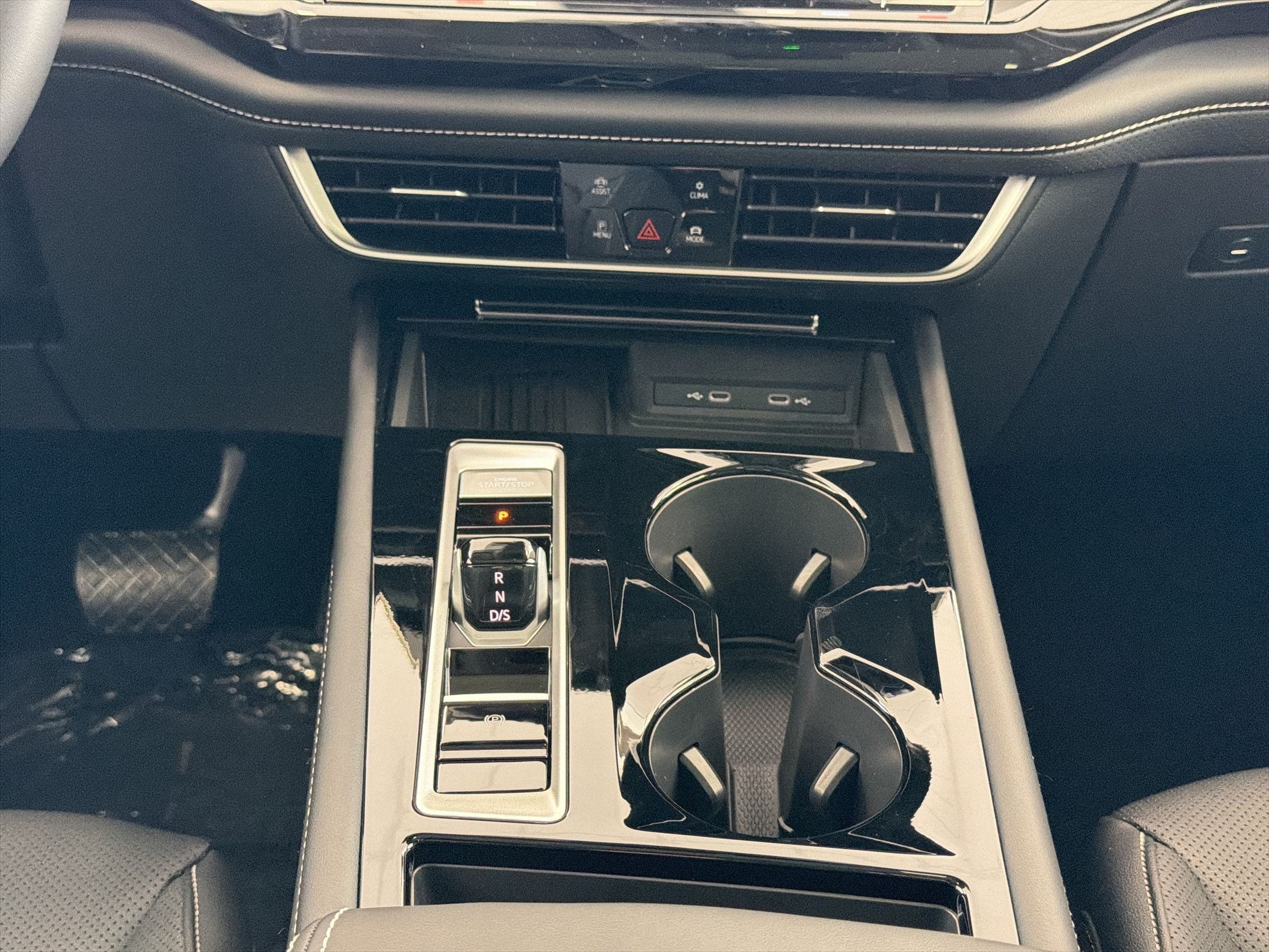 2026 Volkswagen Atlas SE w/Tech - Photo 26