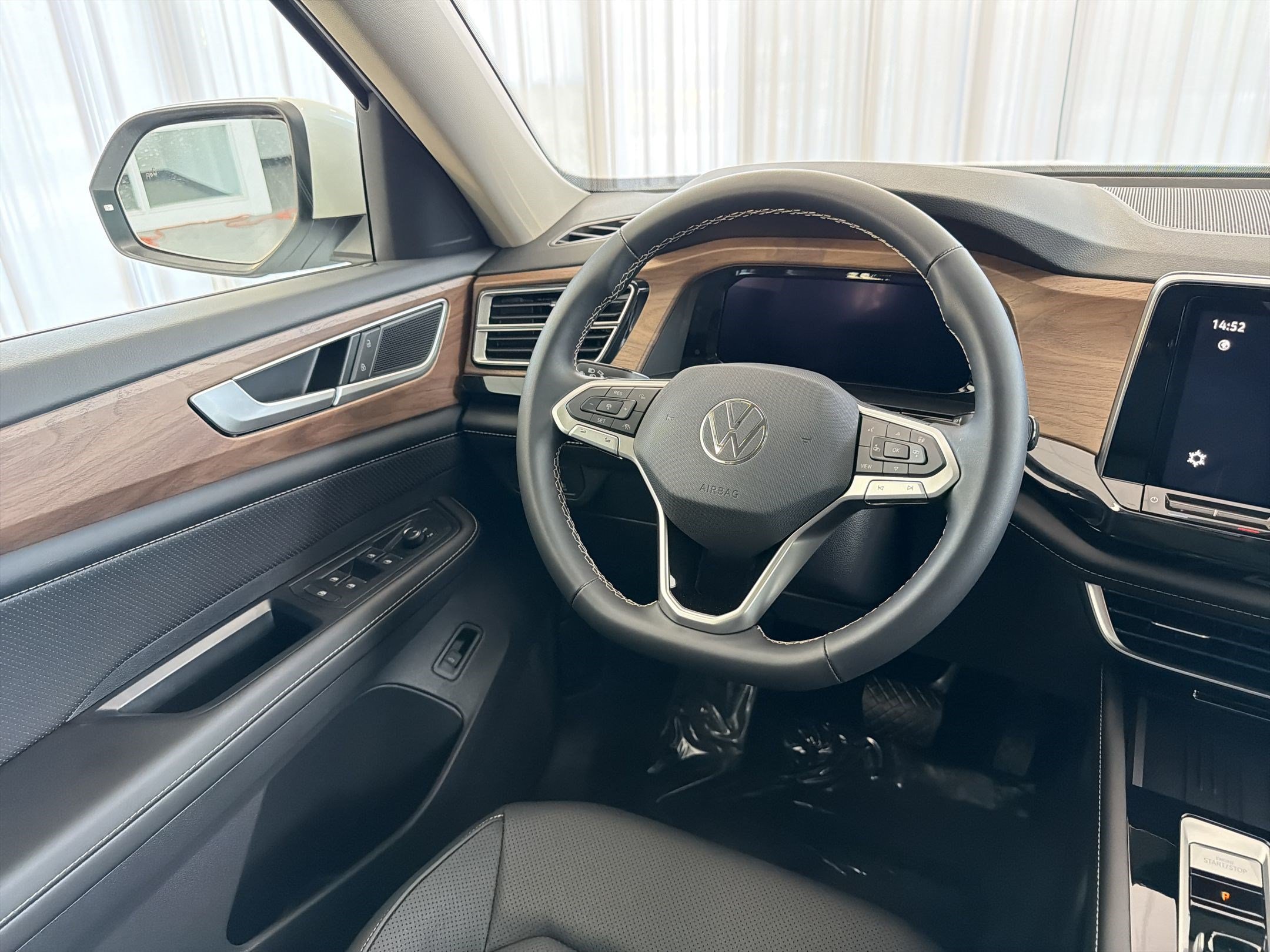 2026 Volkswagen Atlas SE w/Tech - Photo 27