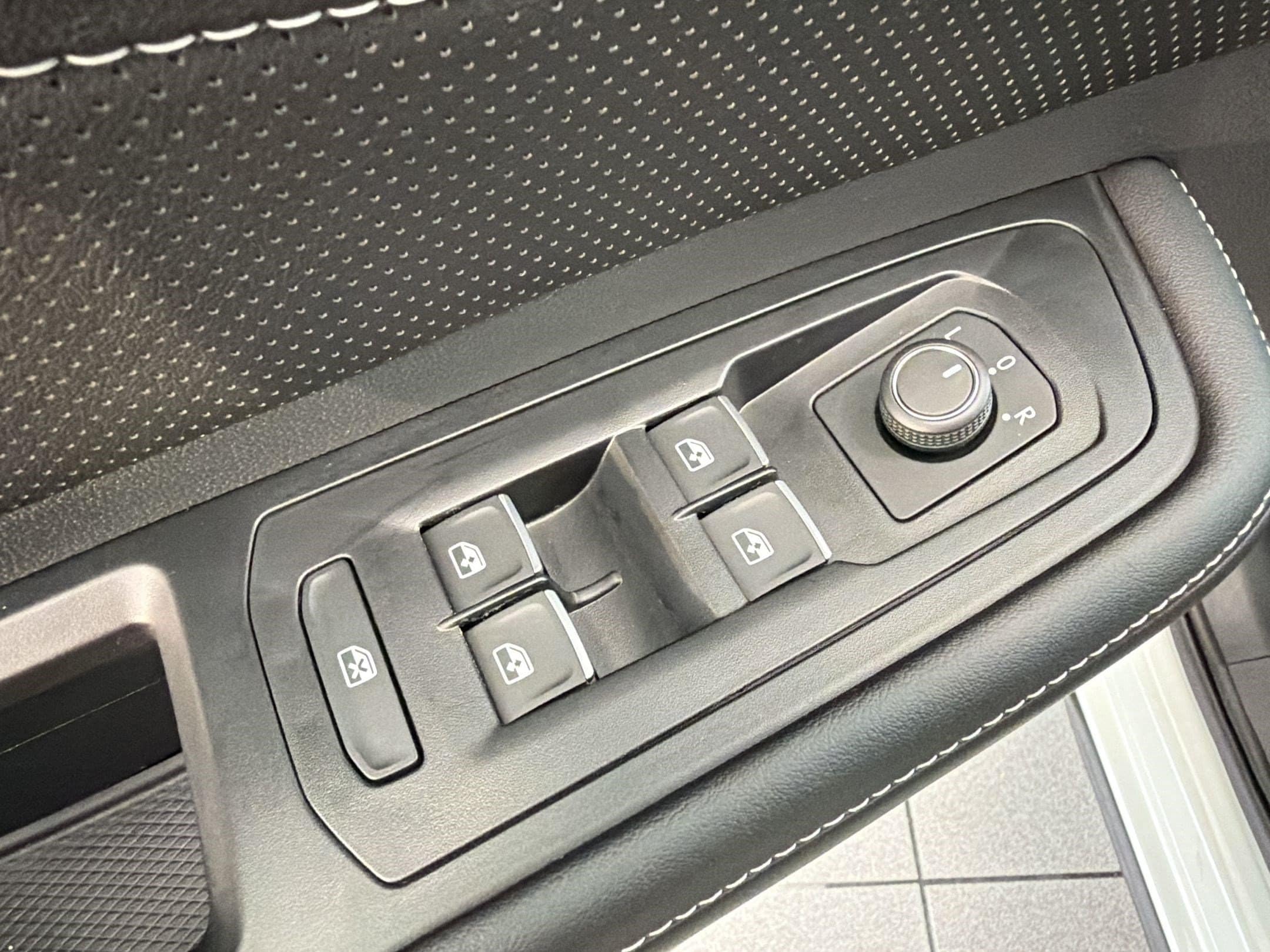 2026 Volkswagen Atlas SE w/Tech - Photo 13