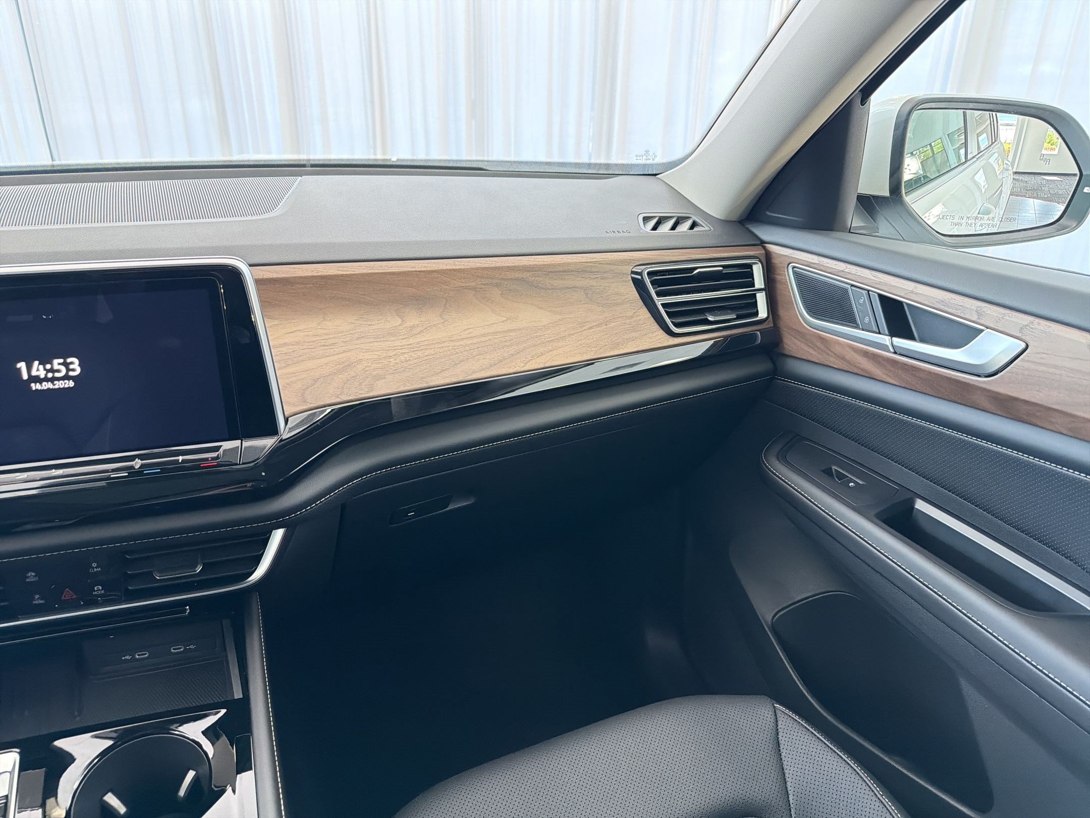 2026 Volkswagen Atlas SE w/Tech - Photo 28