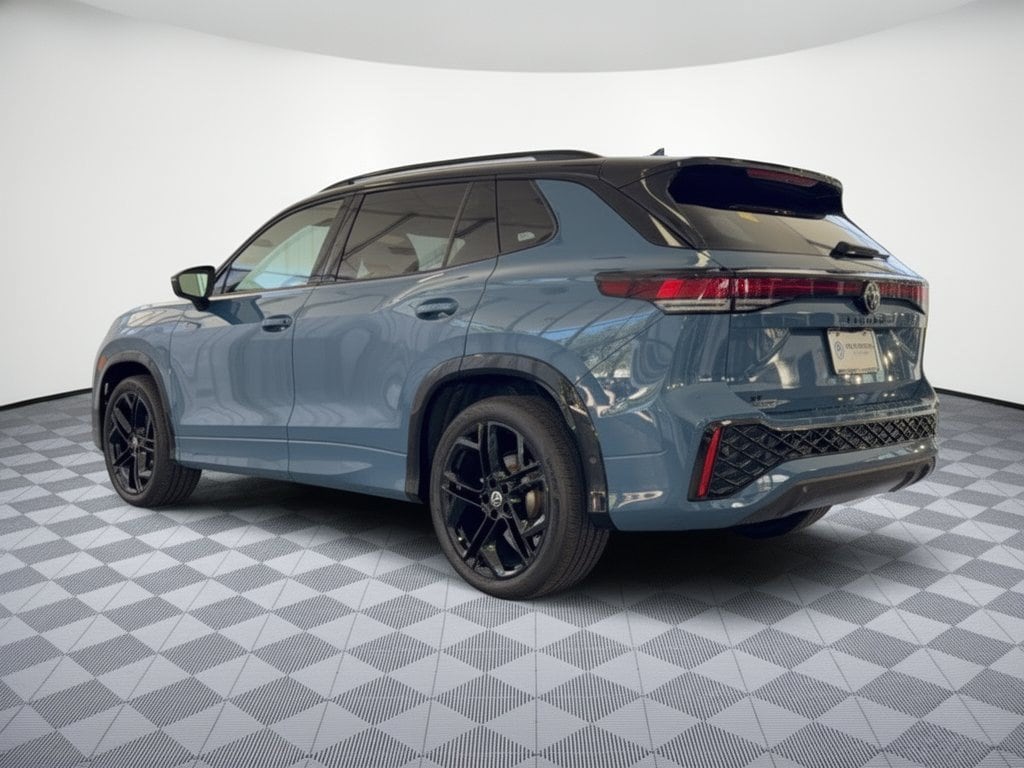 New 2026 Volkswagen Tiguan SE R-Line Black SUV