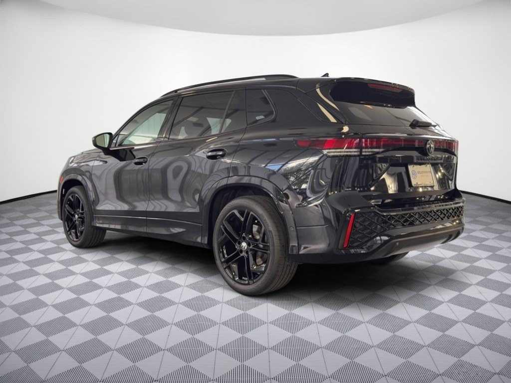 New 2026 Volkswagen Tiguan SE R-Line Black SUV