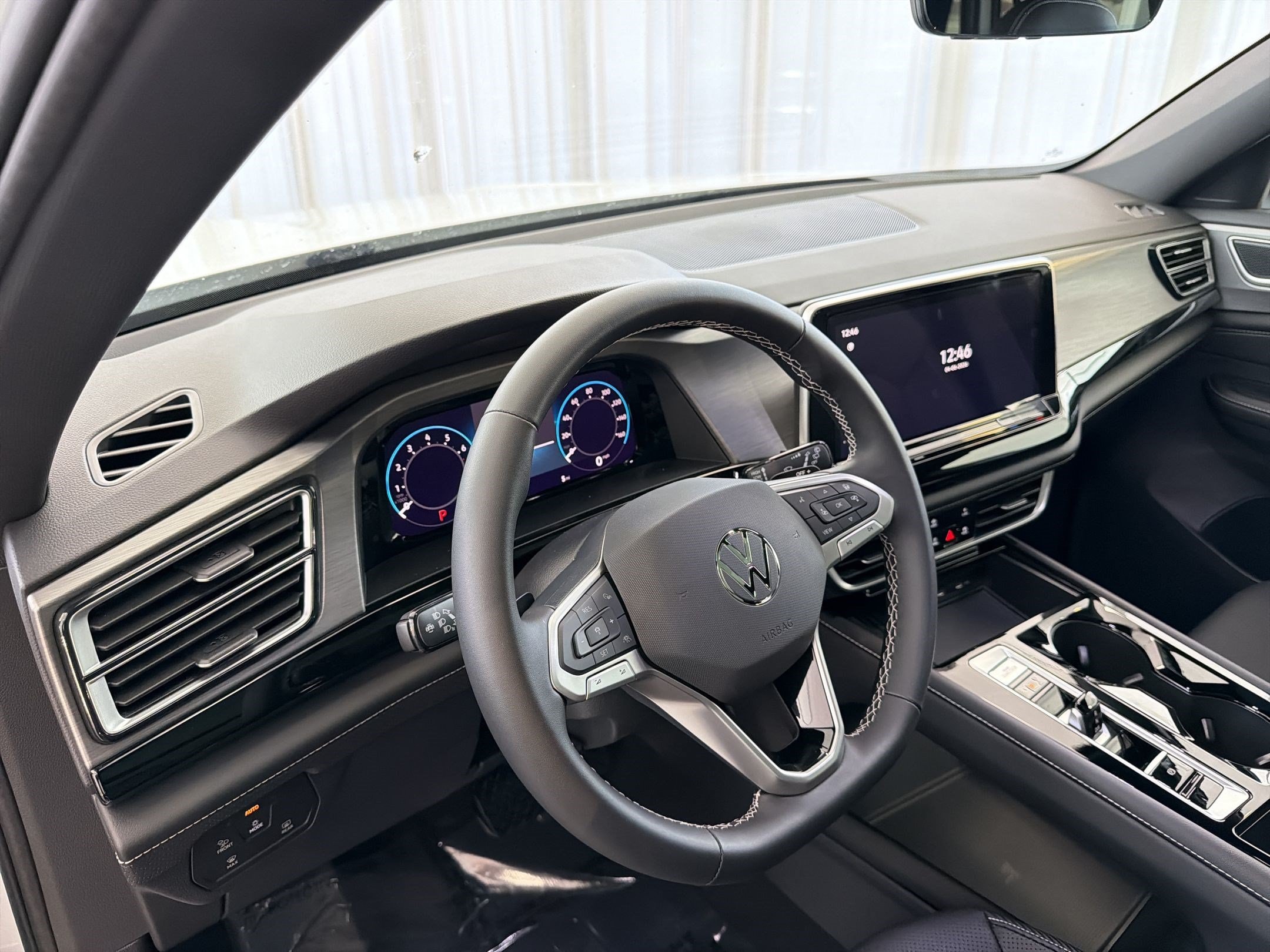 2026 Volkswagen Atlas Cross Sport SE w/Tech - Photo 4