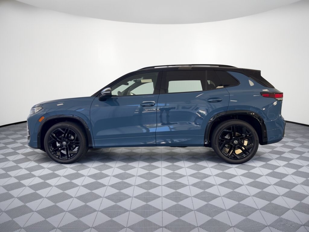 New 2026 Volkswagen Tiguan SE R-Line Black SUV