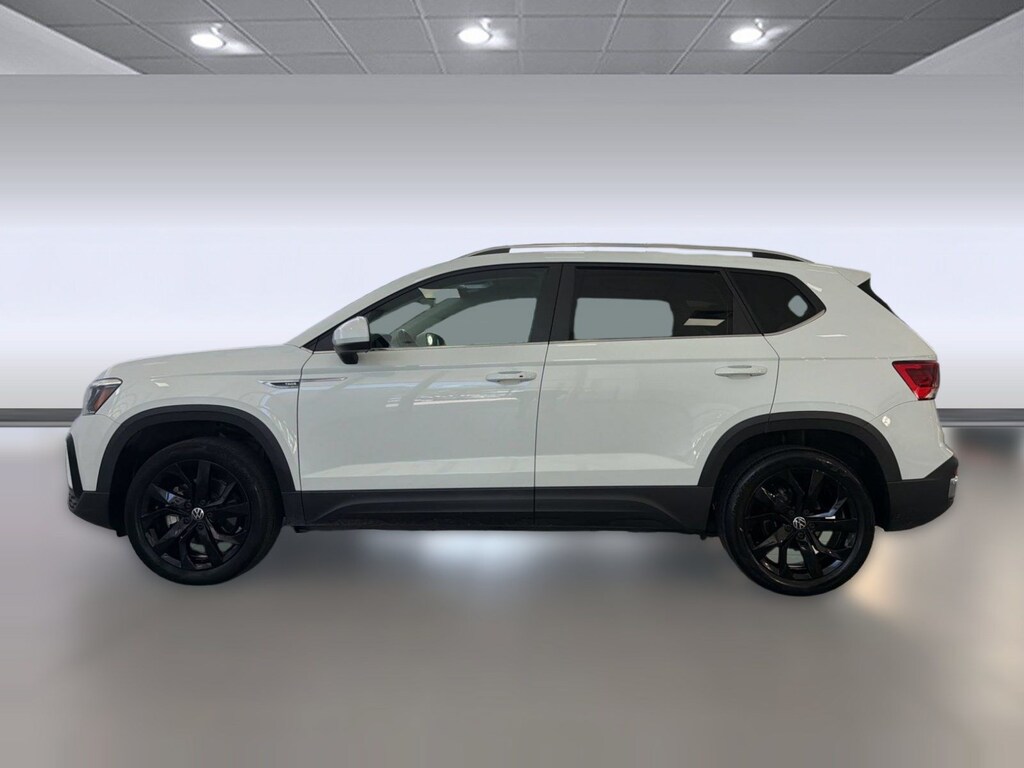 Used 2024 Volkswagen Taos SE SE FWD