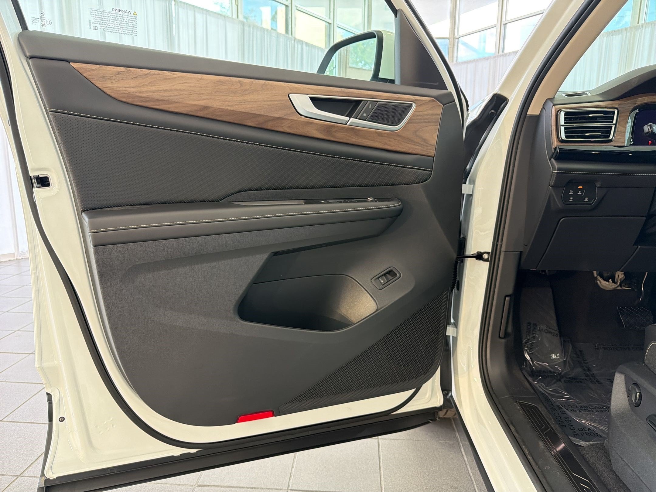 2026 Volkswagen Atlas SE w/Tech - Photo 21