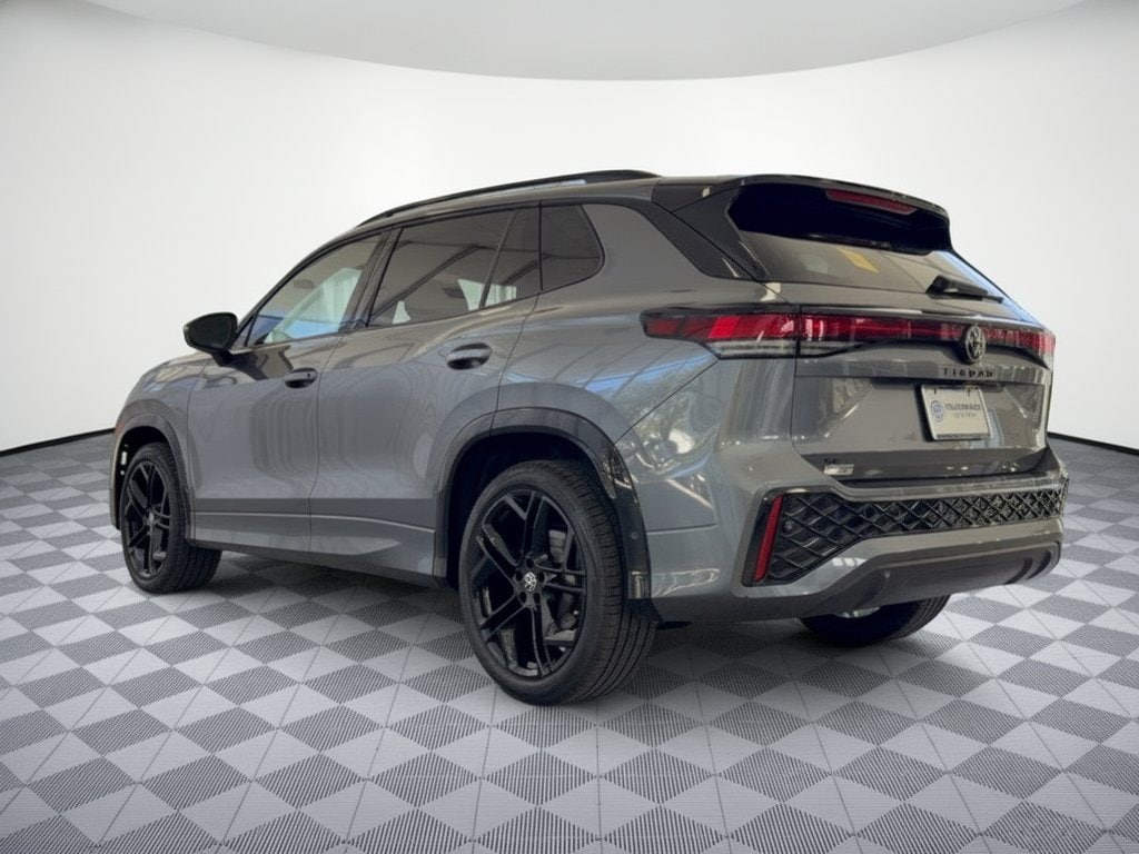 New 2026 Volkswagen Tiguan SE R-Line Black SUV