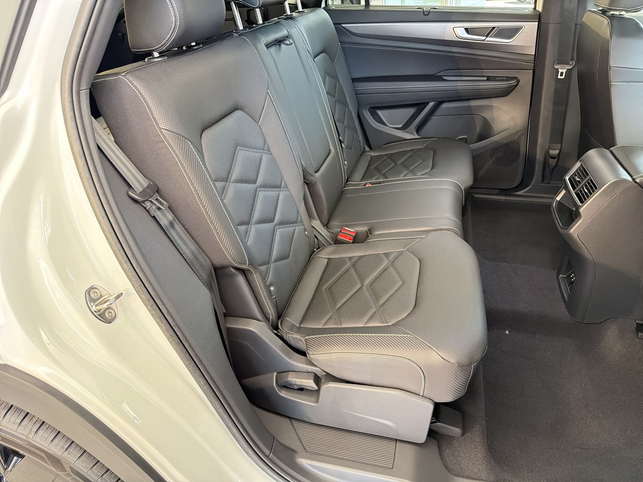 2026 Volkswagen Atlas Cross Sport SE w/Tech - Photo 29