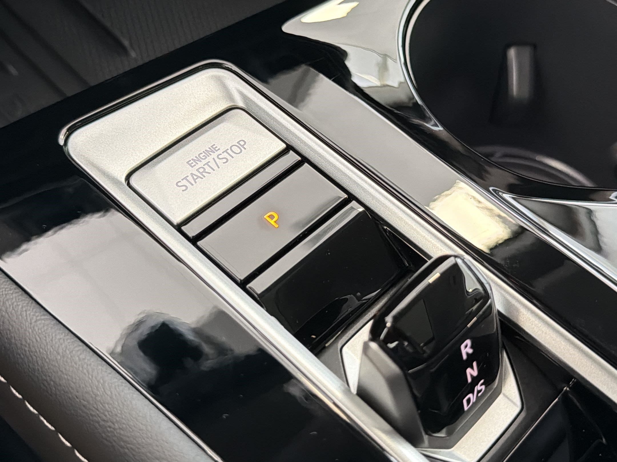 2026 Volkswagen Atlas SE w/Tech - Photo 19