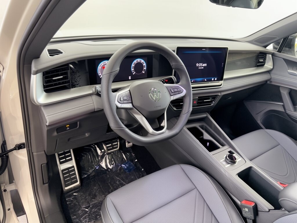 New 2026 Volkswagen Tiguan SE R-Line Black SUV