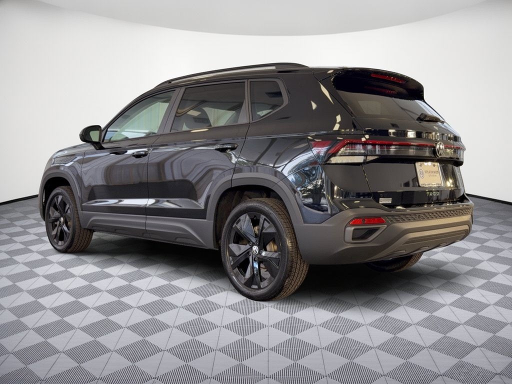 New 2027 Volkswagen Taos 1.5T SE Black SUV