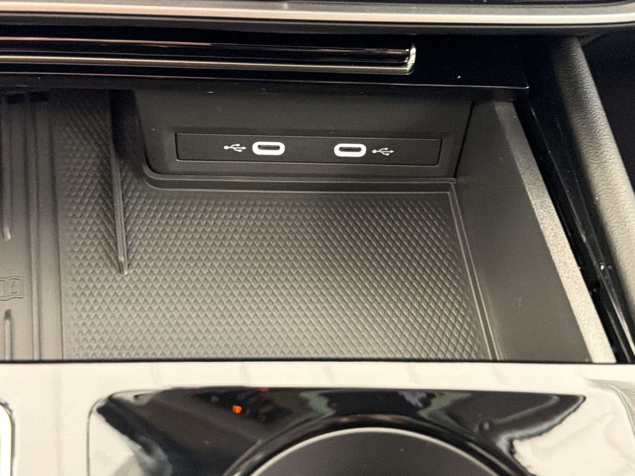 2026 Volkswagen Atlas SE w/Tech - Photo 31