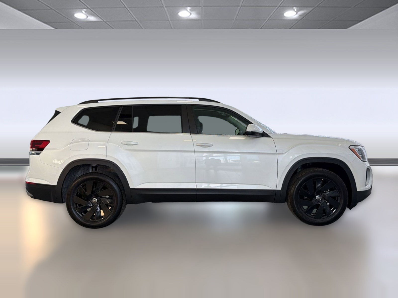 2026 Volkswagen Atlas SE w/Tech - Photo 8