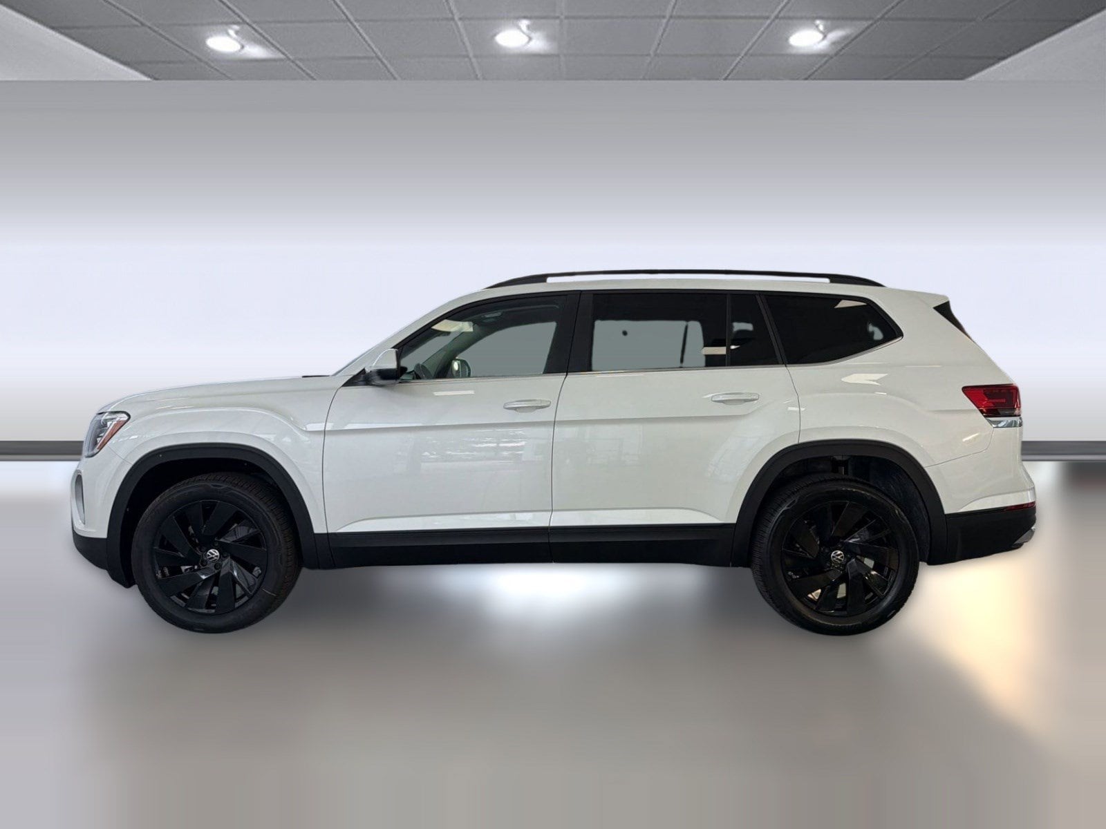 2026 Volkswagen Atlas SE w/Tech - Photo 2