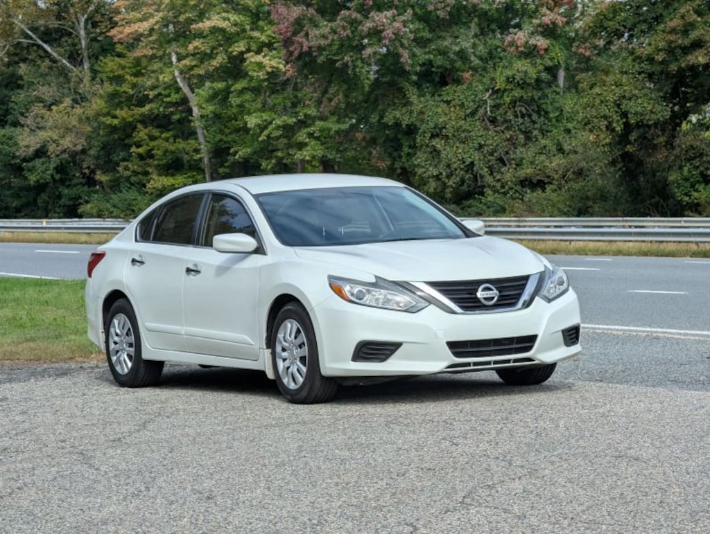 Used 2017 Nissan Altima 2.5 S Sedan 4D Sedan