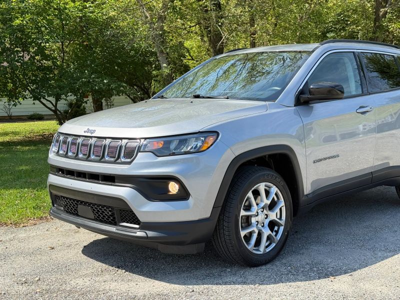 Used 2022 Jeep Compass Latitude Lux Sport Utility 4D SUV