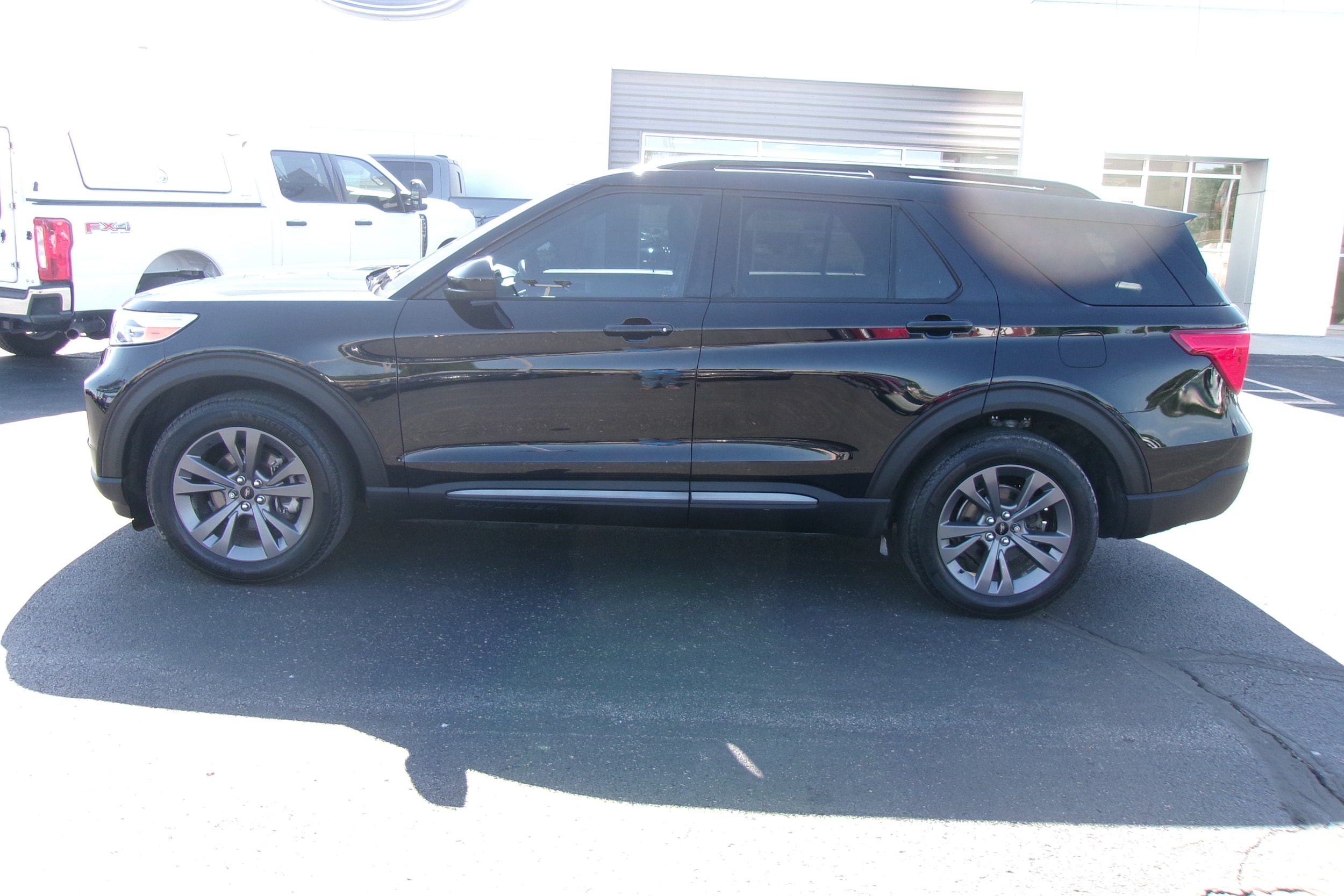 Certified 2023 Ford Explorer XLT with VIN 1FMSK8DH1PGA41932 for sale in Kansas City