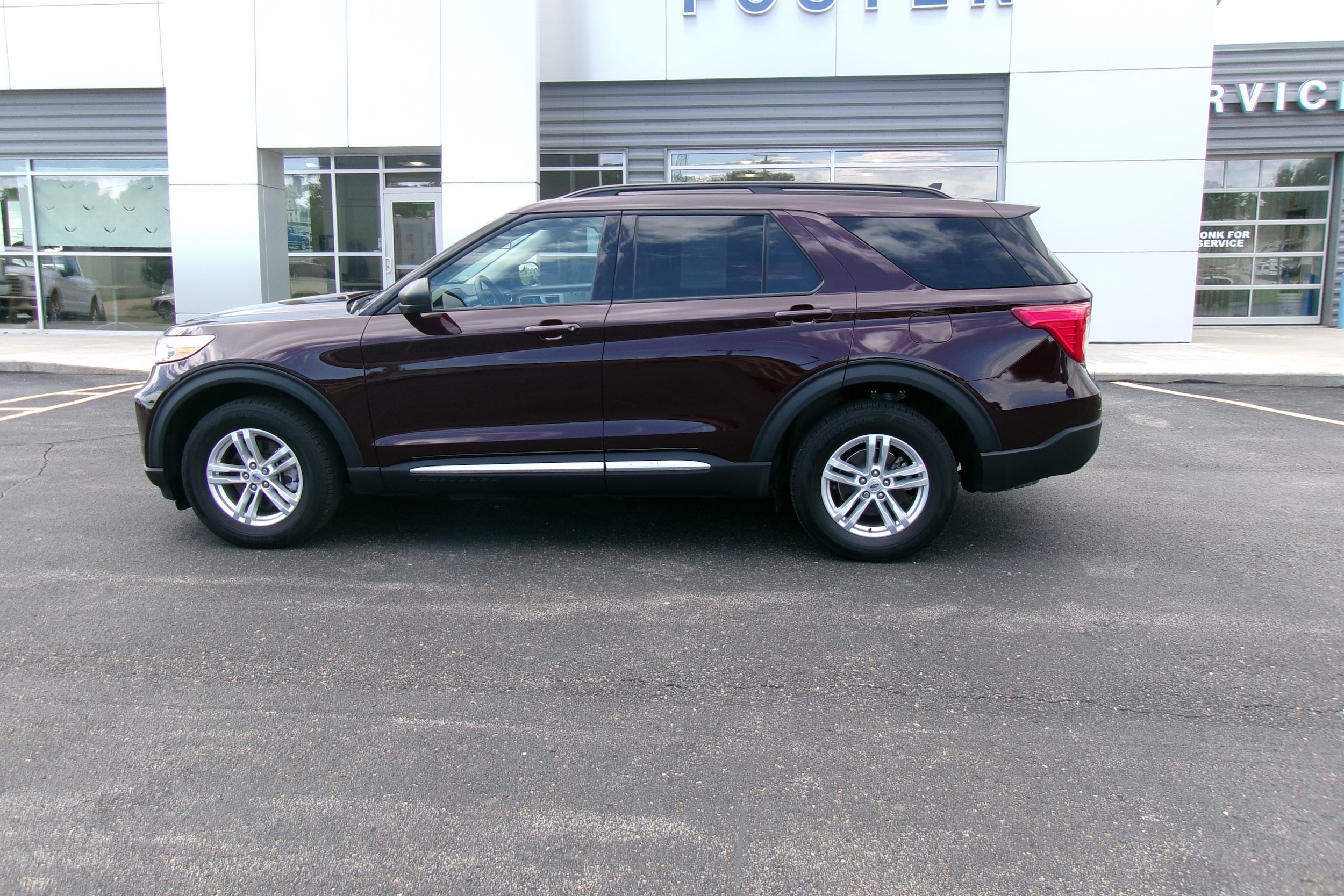 Certified 2023 Ford Explorer XLT with VIN 1FMSK8DH3PGB09664 for sale in Kansas City