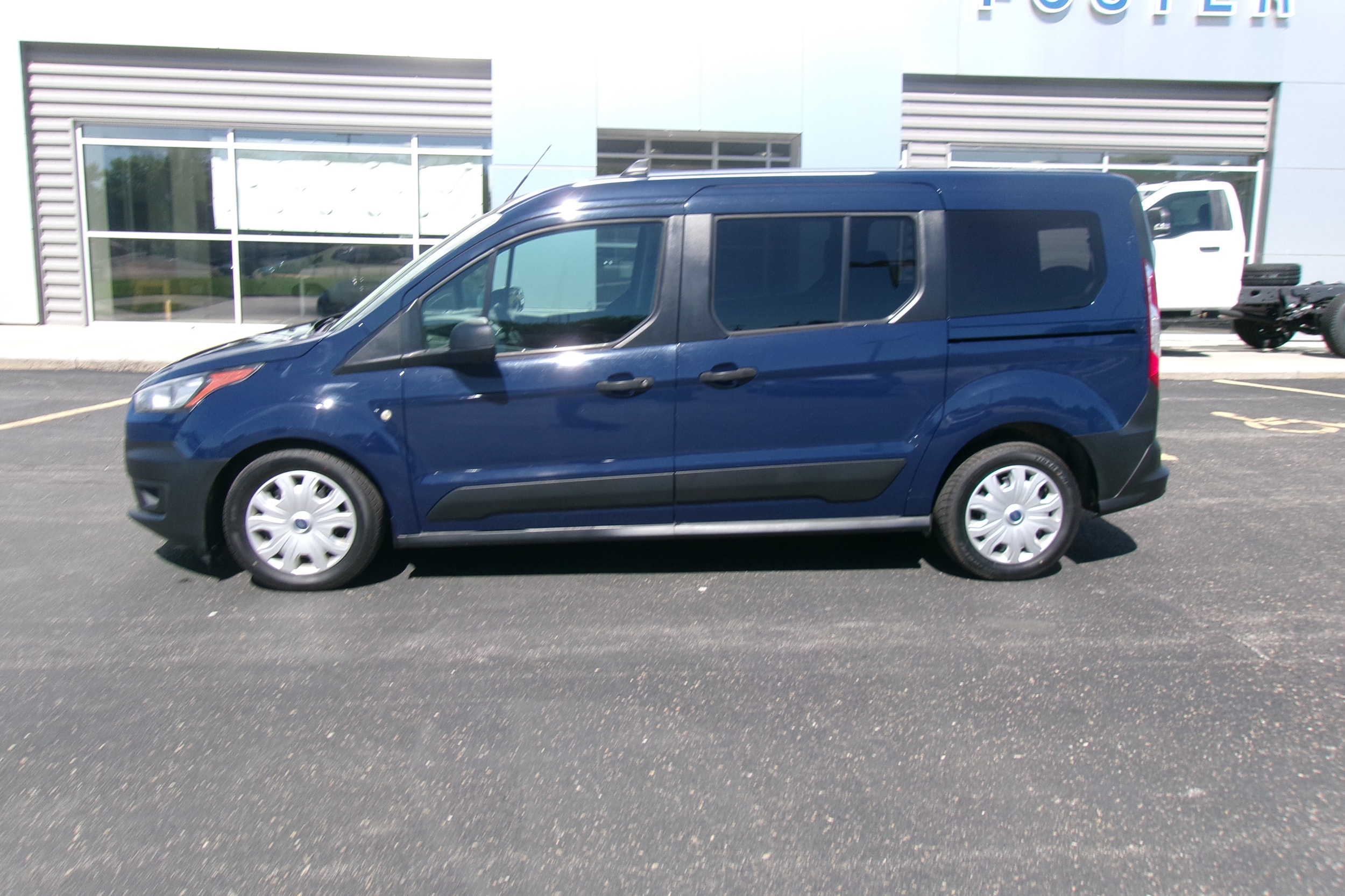 Used 2020 Ford Transit Connect XL with VIN NM0GE9E2XL1477190 for sale in Kansas City