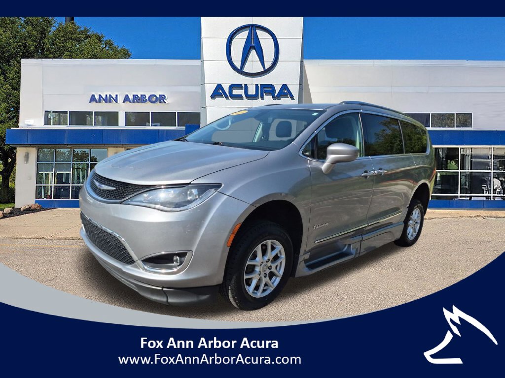 2020 Chrysler Pacifica Touring L
