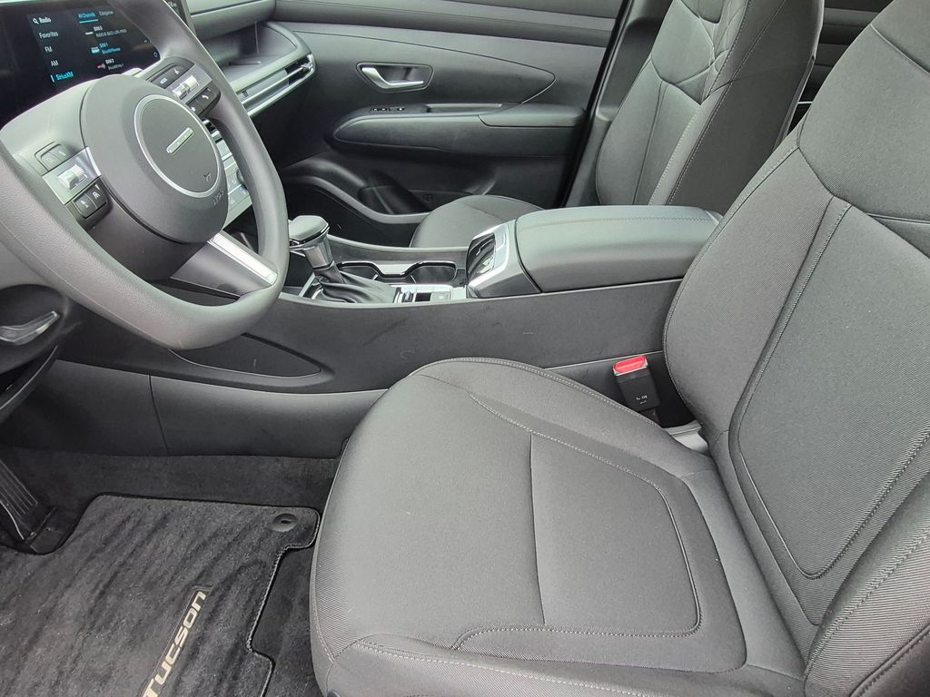 2026 Hyundai Tucson SE - Photo 12