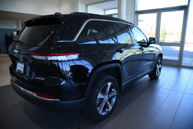 Used 2025 Jeep Grand Cherokee Limited SUV