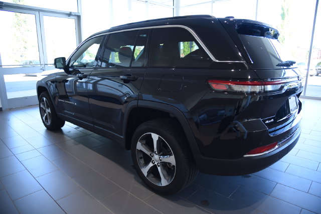 Used 2025 Jeep Grand Cherokee Limited SUV