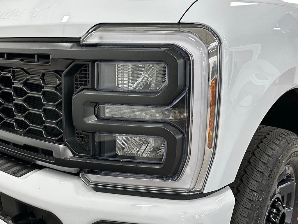 2026 Ford F-350 Super Duty XL - Photo 33