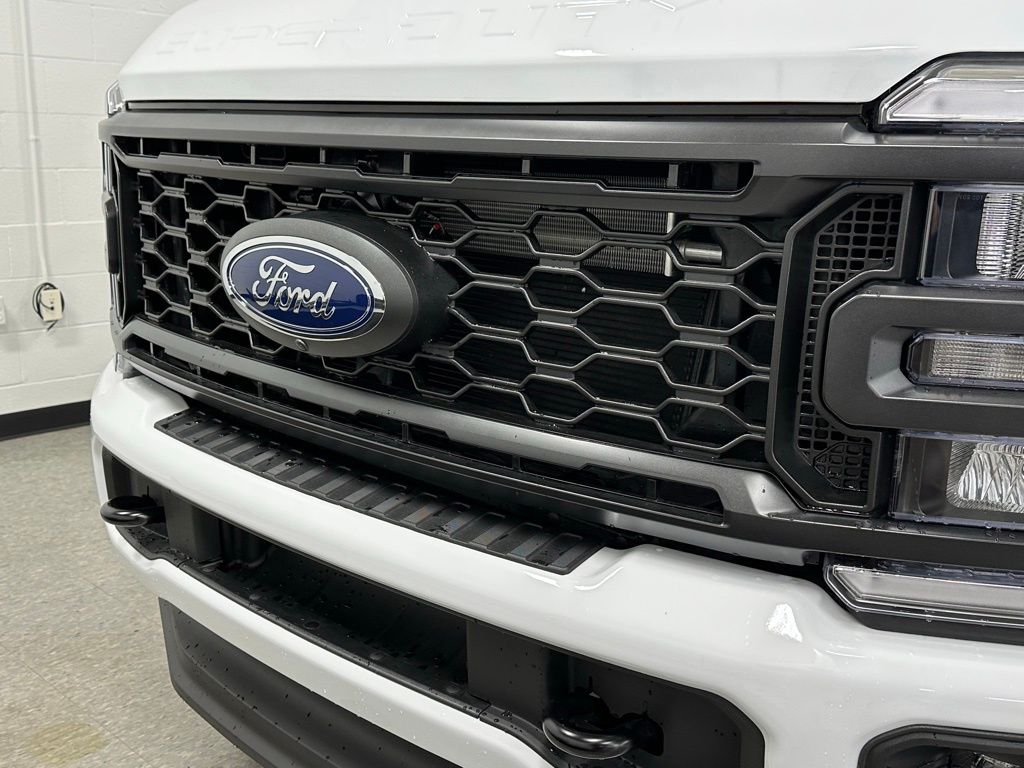 2026 Ford F-350 Super Duty XL - Photo 32