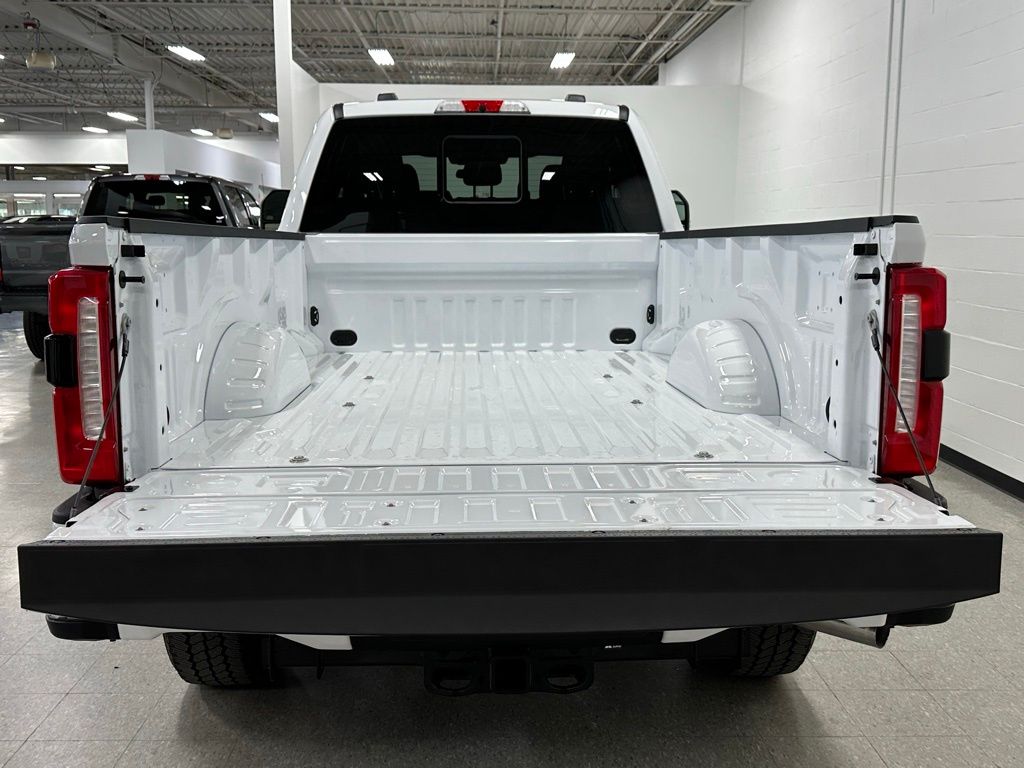 2026 Ford F-350 Super Duty XL - Photo 9