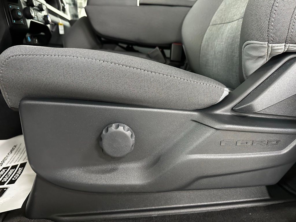 2026 Ford F-350 Super Duty XL - Photo 26