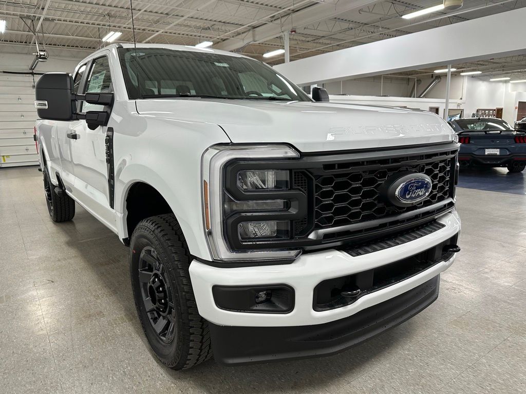 2026 Ford F-350 Super Duty XL - Photo 3
