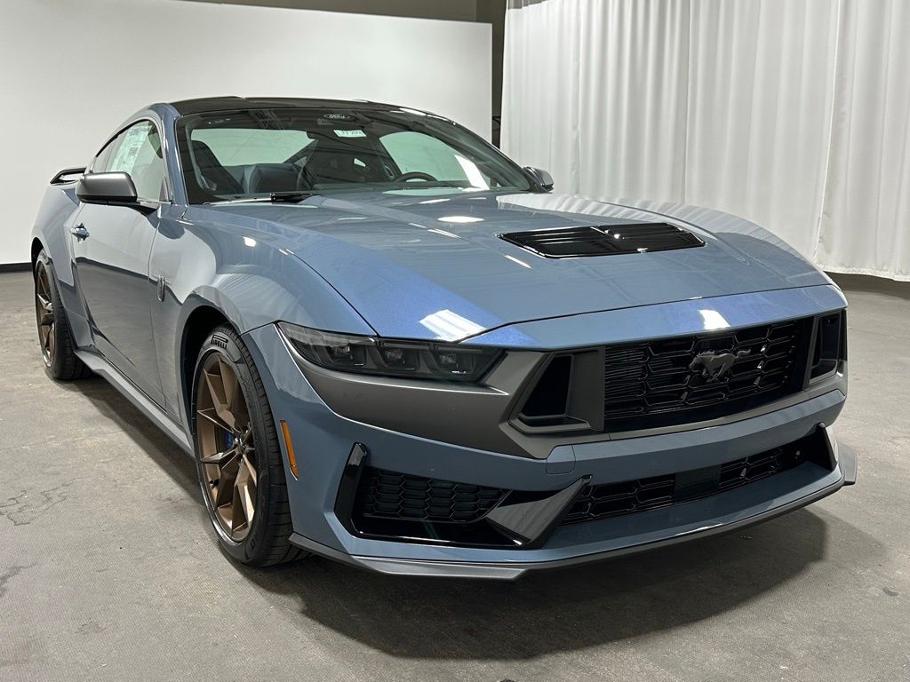 2025 Ford Mustang Dark Horse - Photo 3