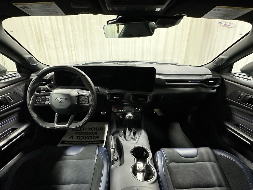 2025 Ford Mustang Dark Horse - Photo 4