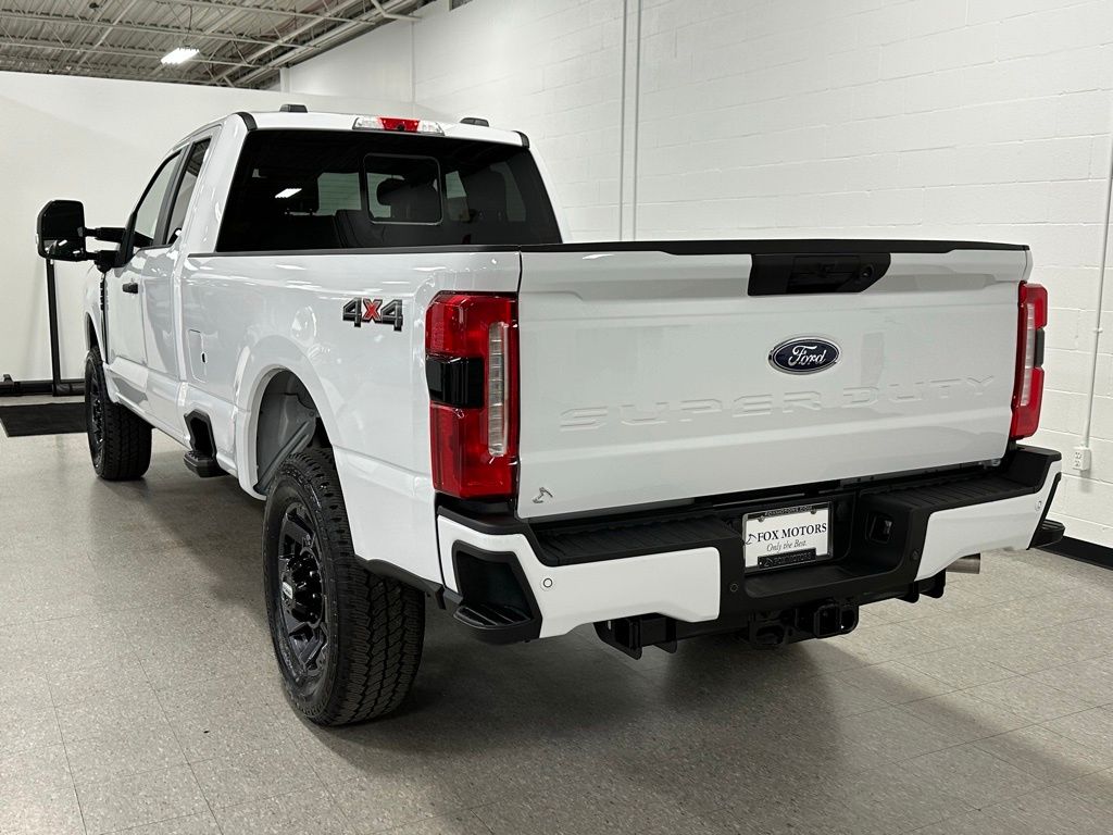 2026 Ford F-350 Super Duty XL - Photo 2