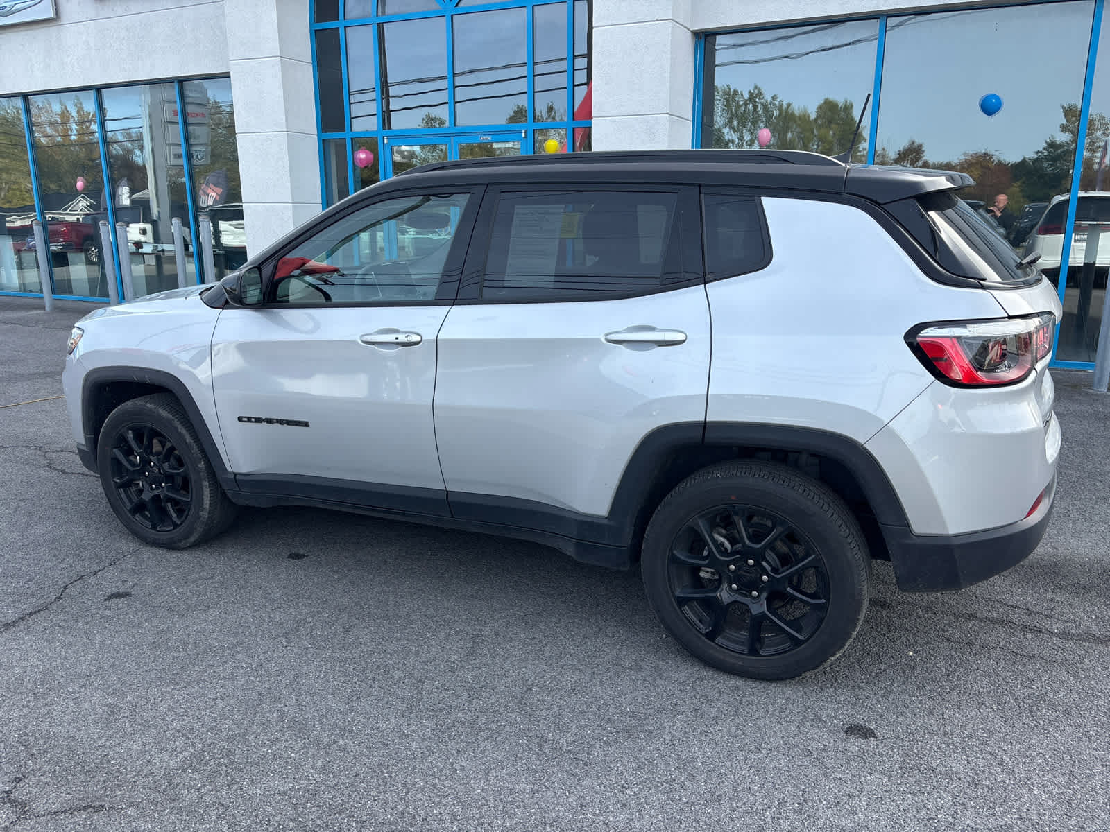 Used 2024 Jeep Compass Latitude SUV