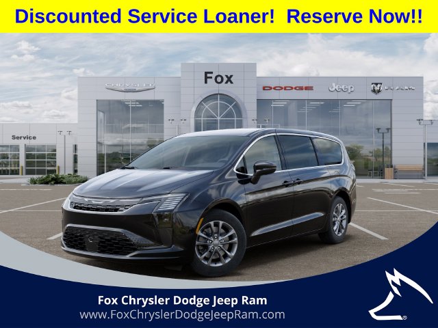 2027 Chrysler Pacifica Select