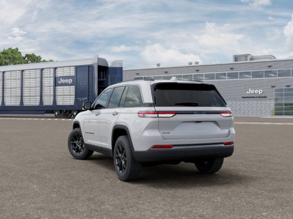 New 2026 Jeep Grand Cherokee LAREDO ALTITUDE 4X4 Sport Utility