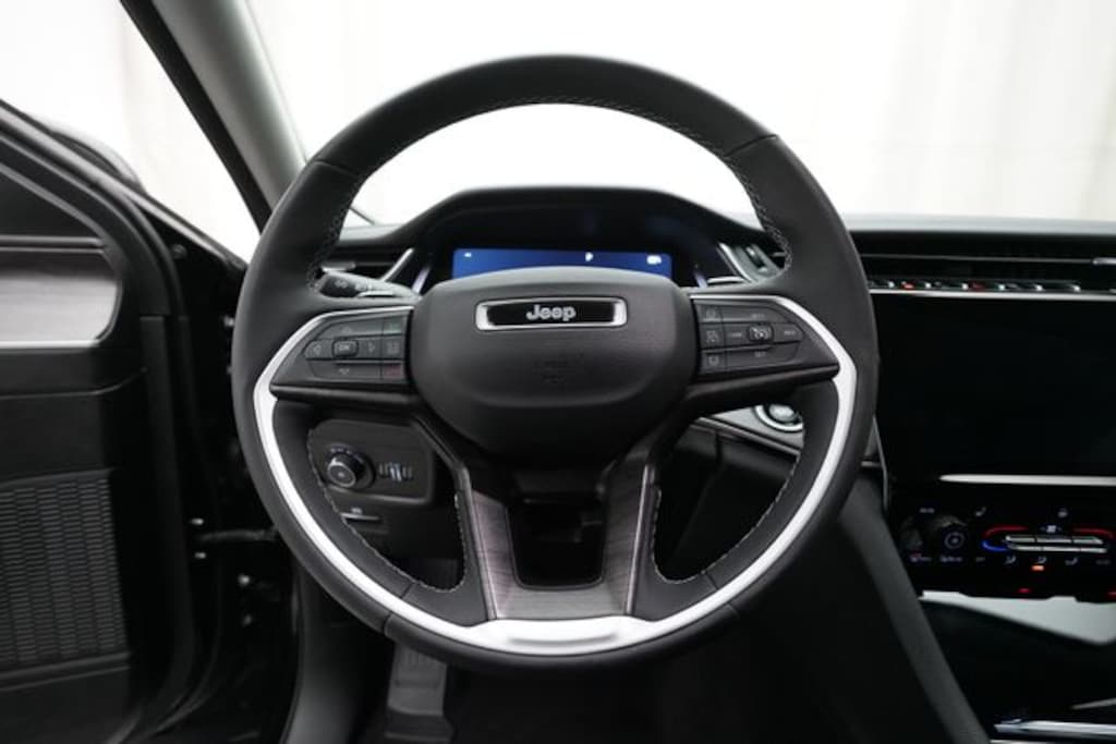 Used 2023 Jeep Grand Cherokee L Limited SUV