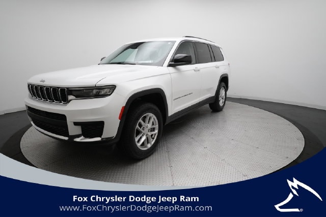 2023 Jeep Grand Cherokee L Laredo 4WD photo