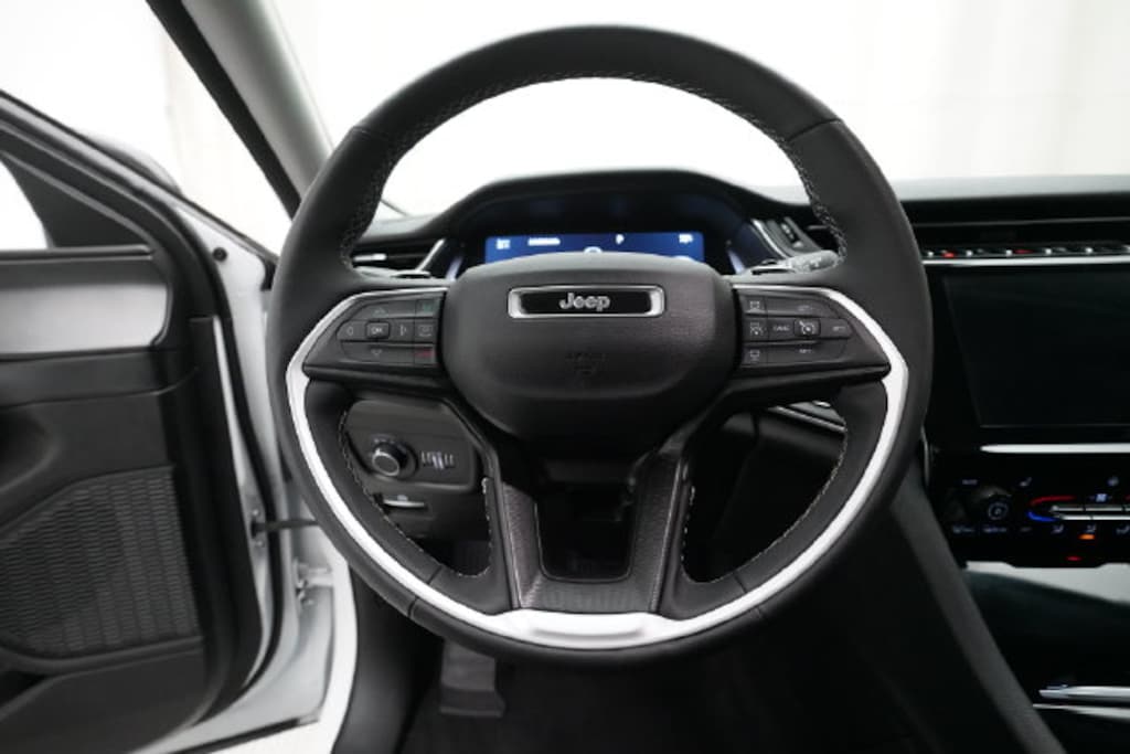 Certified 2023 Jeep Grand Cherokee L Laredo SUV
