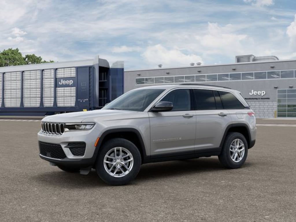 New 2026 Jeep Grand Cherokee Laredo Sport Utility
