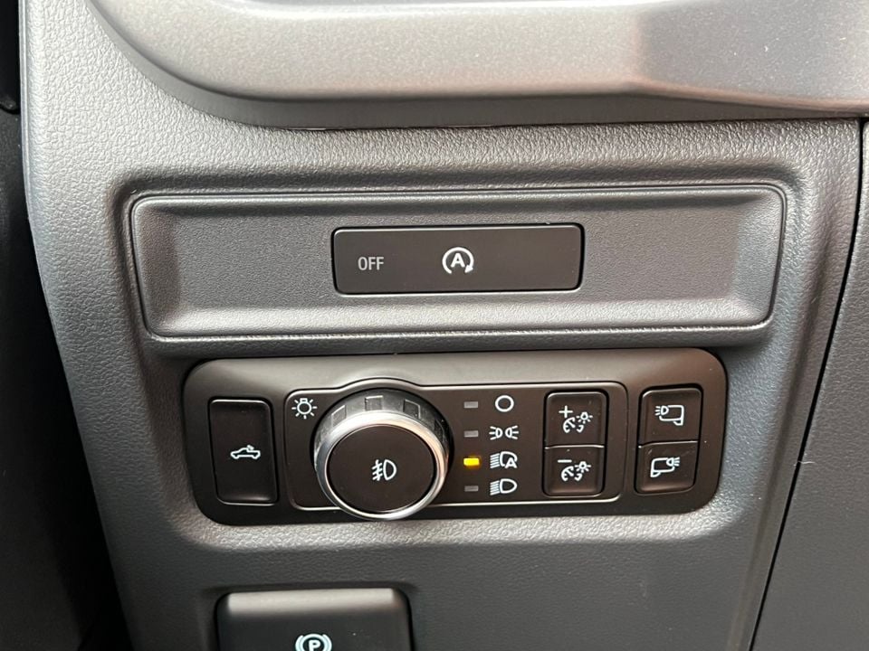 2025 Ford F-150 XLT - Photo 19