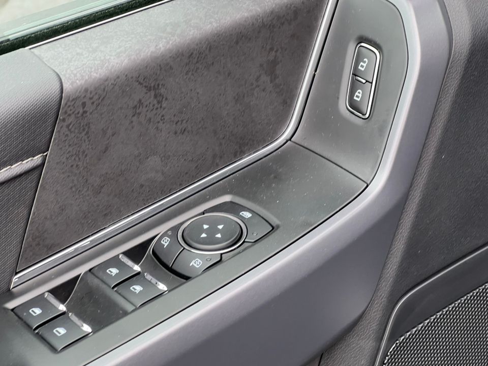 2025 Ford F-150 XLT - Photo 17