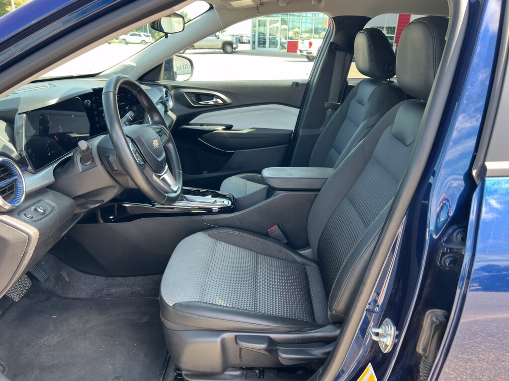 Used 2024 Chevrolet Trax LT SUV