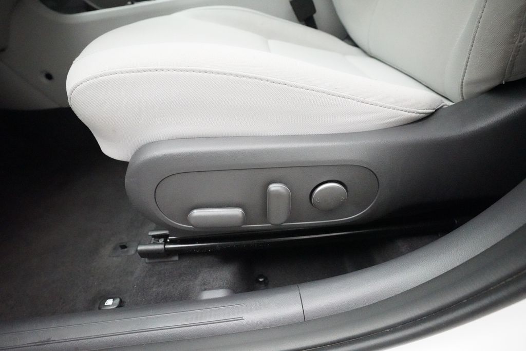 2024 Hyundai Kona SEL - Photo 27