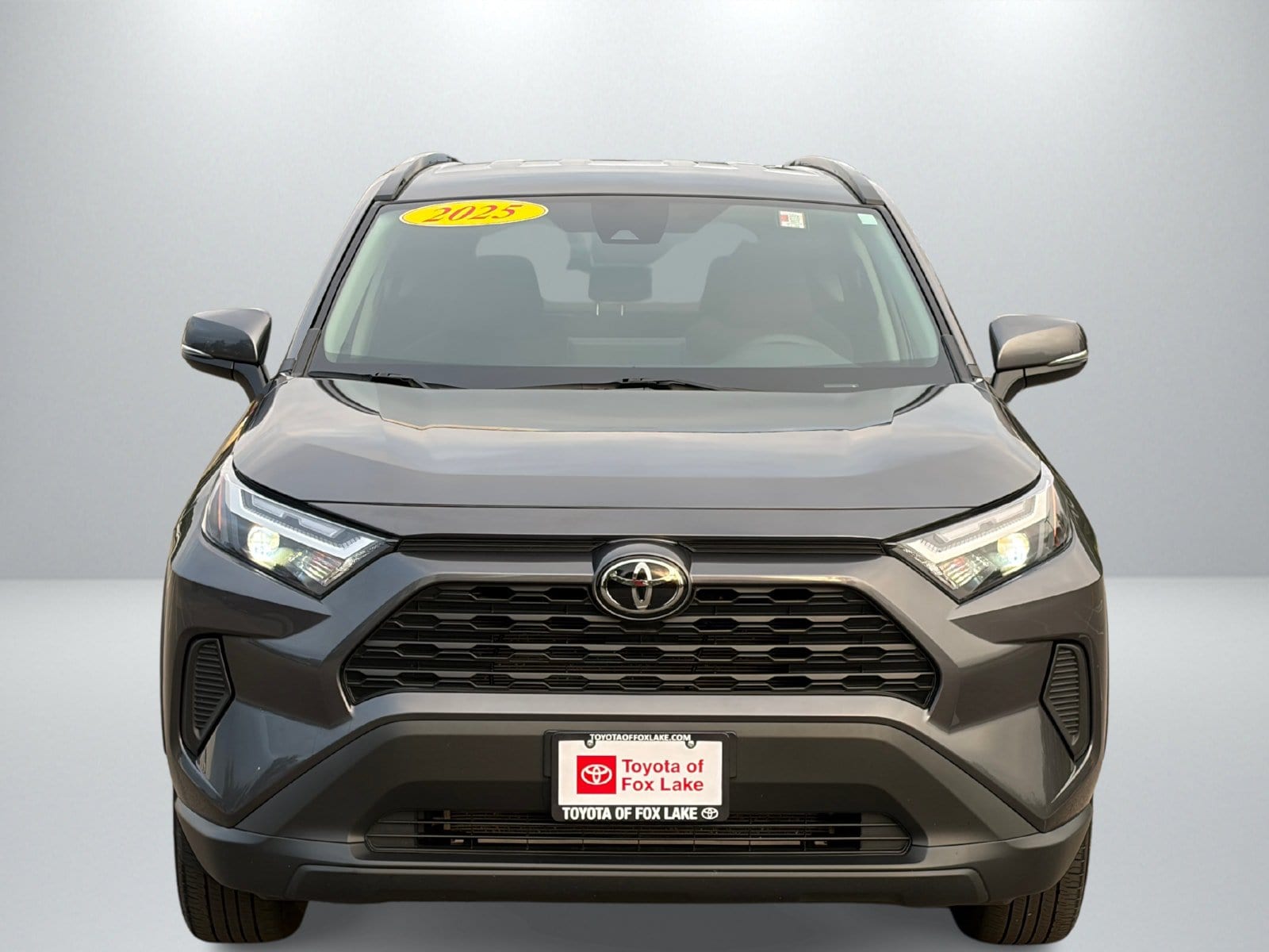 2025 Toyota RAV4 XLE - Photo 8