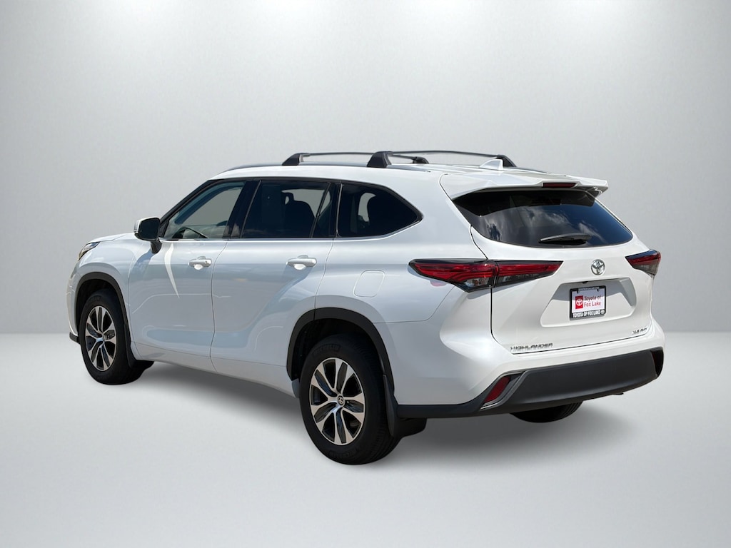Used 2022 Toyota Highlander XLE Sport Utility