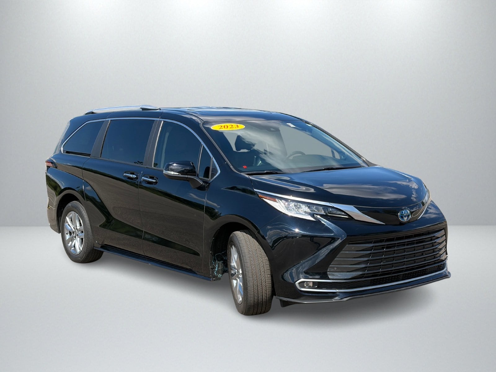 2023 Toyota Sienna Limited - Photo 7