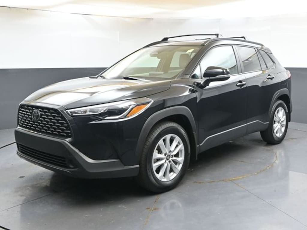 Used 2025 Toyota Corolla Cross LE SUV